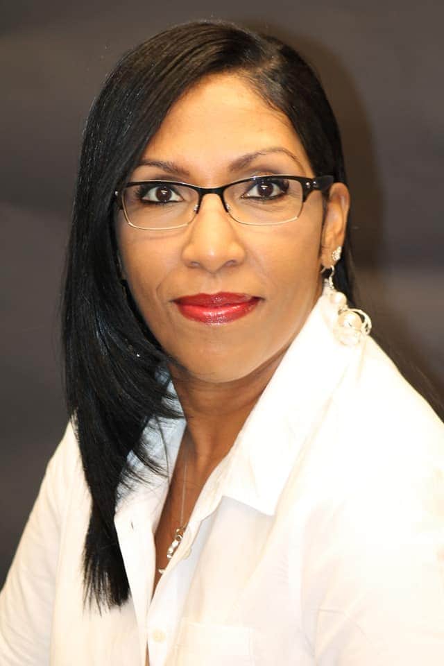 Pastor Ovella Professional PIC